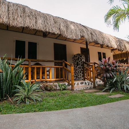 Kav's Beach Resort Zamboanguita  Exterior foto